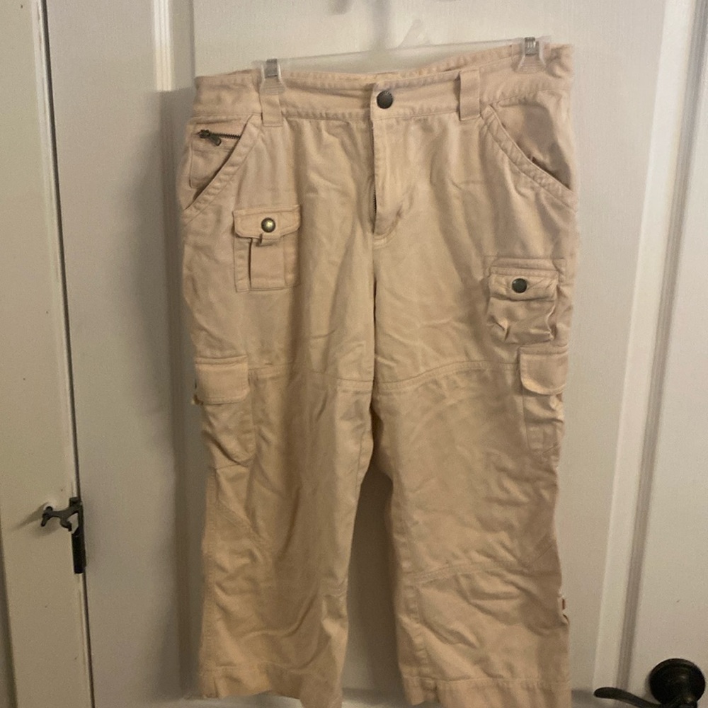 Lauren by Ralph Lauren cargo capris!